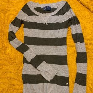 American Eagle waffle shirt